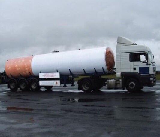 TrollFootball's tweet image. Maurizio Sarri moving his stuff to Turin