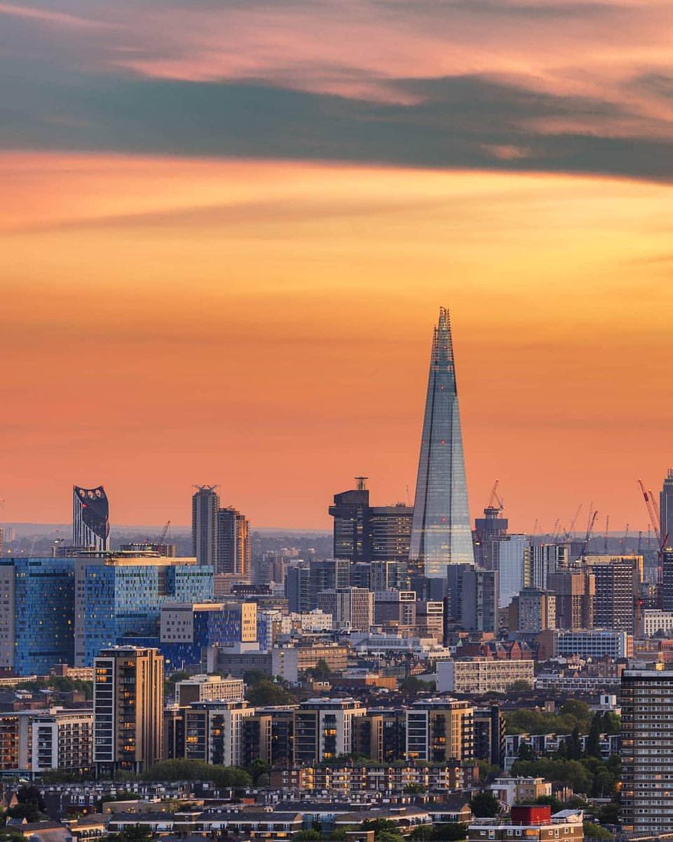 visitlondon's tweet image. London's sky on fire &amp;gt; everything else 🔥 [📸 via IG jon_herbert_] #visitlondon