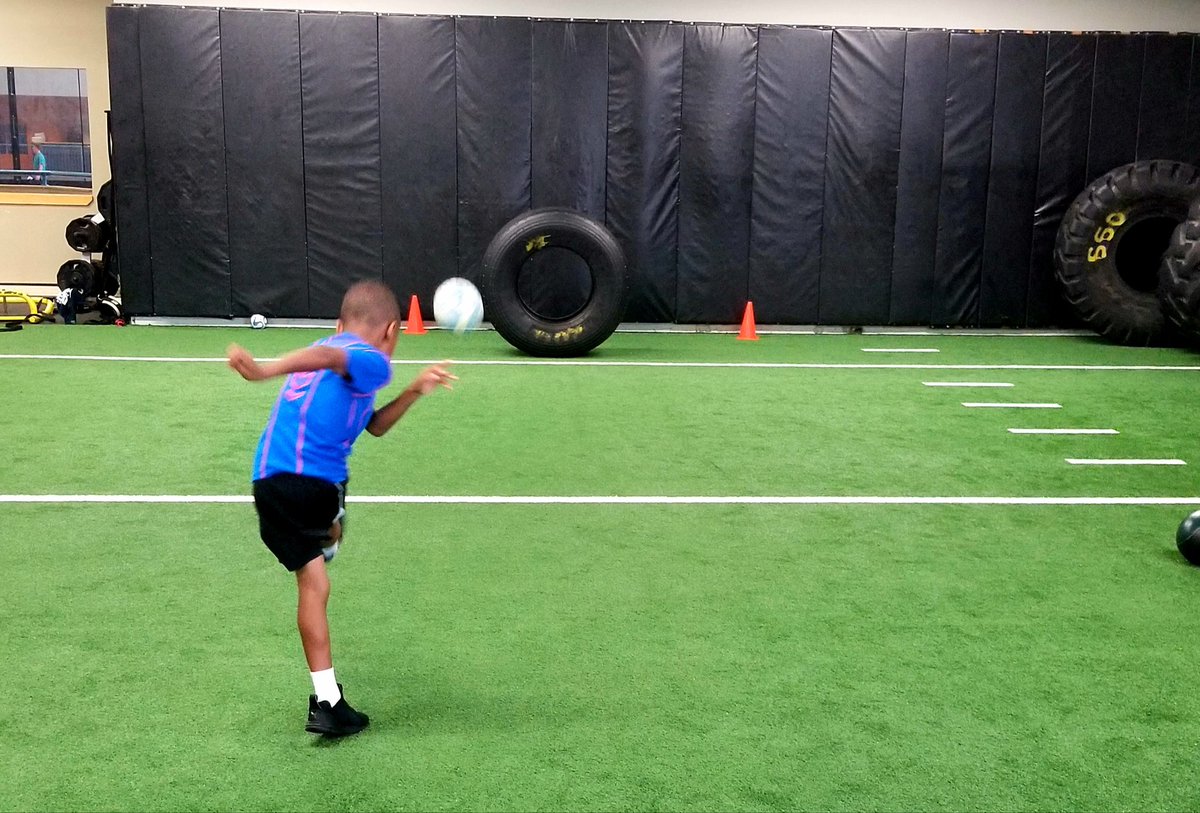 JesseDamianLugo's tweet photo. Remember this name: Joshua Jones
8 yrs old, 2nd try was MONEY. Newest member of Orlando City Youth Soccer Club
#ITrainSoccerToo #ContactMeForBooking
#PersonalTrainer #PlayerDevelopment https://t.co/zk7OVJhcwR
