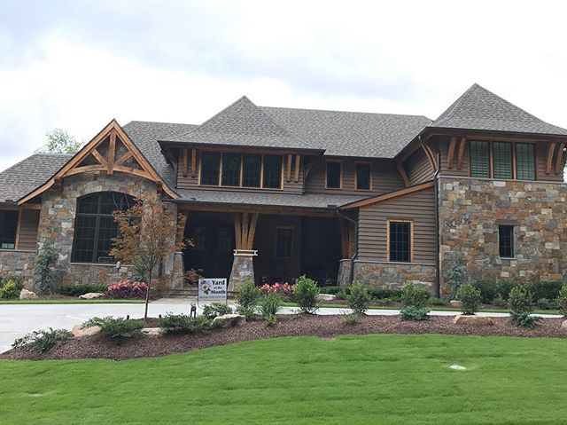 loydbuilders's tweet photo. Congrats to another #loydhomeowner winning Yard of the Month! 
#loydbuilders #yallmakeuslookgood #leverlandscaping #grassisgreener #lodgelife #rusticstyle #timberdetails #stonework https://t.co/aFwe9mqHtc https://t.co/7CQmnTmzse