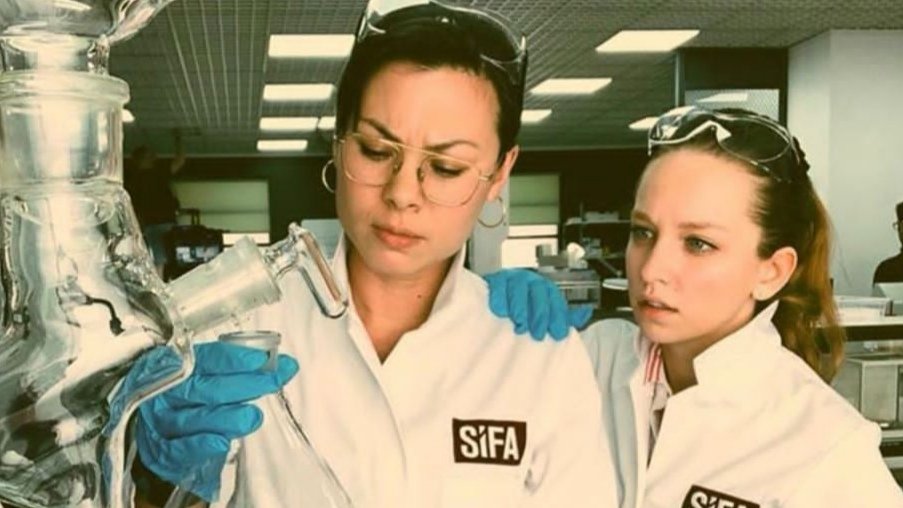 Happy birthday to the mega talented Molly Windsor! :   