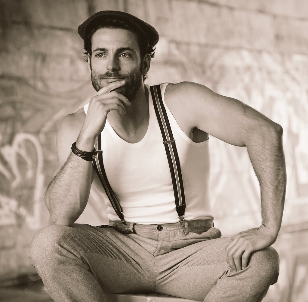 AitorManuel6's tweet photo. Playing with some black and whie with @cristianbriera 

#acting #chatacter #joy #actor #photoshoot #Spanish #BEARD https://t.co/5L89IeNkBh