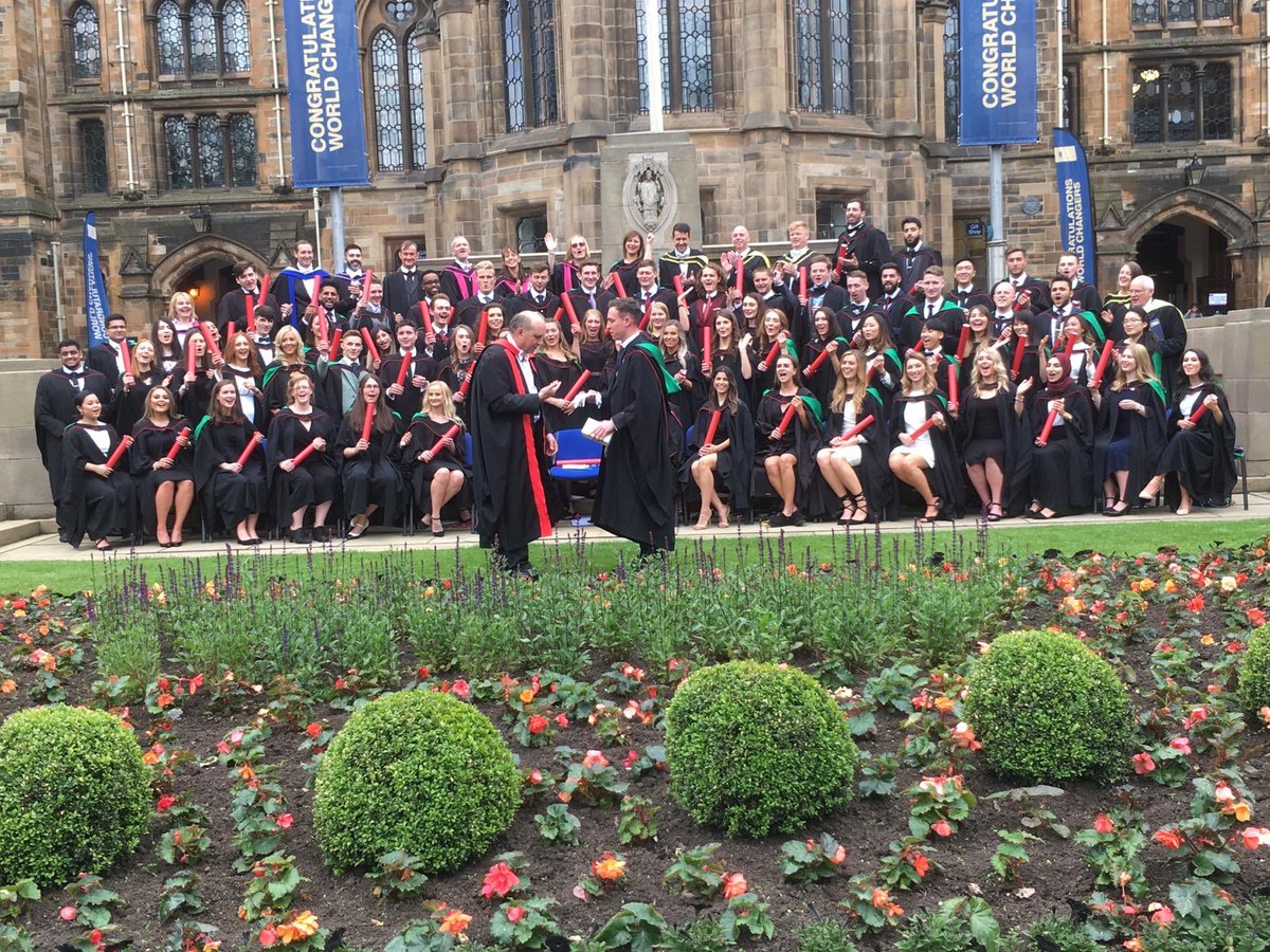 bagg_jeremy's tweet image. Many congratulations to ⁦@UofGDental⁩ BDS Class of 2019 who graduated today ⁦@UofGlasgow⁩ . Delighted to be presented with a pair of white gloves in recognition of the 100% pass rate! ⁦@UofGdentsoc⁩ ⁦@UofGMVLS⁩ ⁦@UofGVPAnna⁩ ⁦@UofG_Alumni⁩