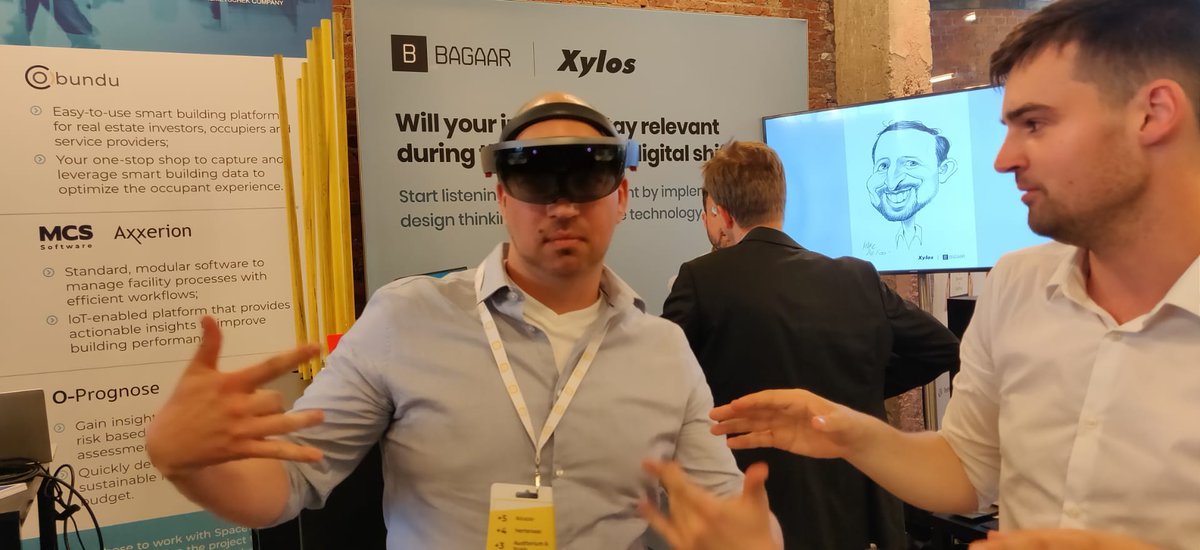 KommaBoard's tweet photo. @KommaBoard op #IoTConvention2019, ✅. Van cloud solutions, smartcities, smartbuildings, sensoren, revolutionaire mobilititeit, IoT platformen tot werk- of beter speelsessies. Boys will always be boys #IoT #InternetOfThings of #InternetOfToys? https://t.co/n3AOMpDp6W