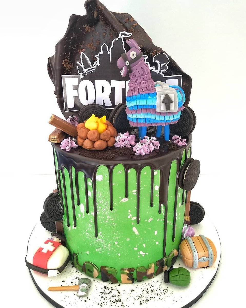 allocakes's tweet image. Les gâteaux fortnite vous aimez?
#Fortnite #cake #allocakes