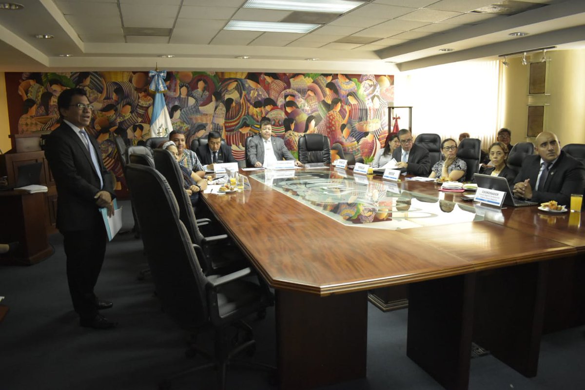 MINTRABAJOGuate's tweet photo. La Comisión de Desarrollo Económico, Competitividad y Empleo Digno #CODECED y estrategia para la #InserciónLaboral, que preside el #MINTRAB, en el marco de la Política Nacional de Empleo Digno (PNED 2017-2032), presentó su informe de avances del primer semestre https://t.co/RgZM06RcT5
