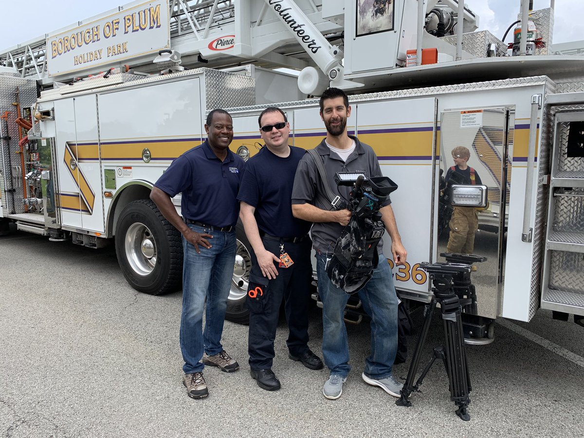 Alex_Marc77's tweet image. Even while on vacation; it was good to run into two work colleagues who were out covering our fire camp. #pittsburgh #volunteerfirefighters