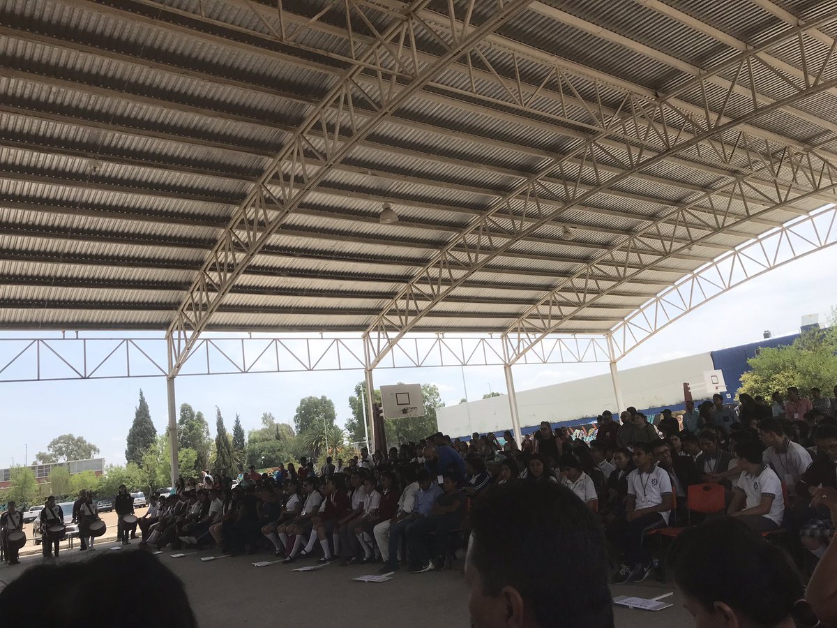 _RobledoJM's tweet photo. #EST40 en la Ceremonia de Clausura de la Demostración Estatal Académica, Tecnológica y Cultural de Escuelas Secundarias Técnicas #EtapaEstatal sede: #EST1 #Durango https://t.co/kZboXWjE1y
