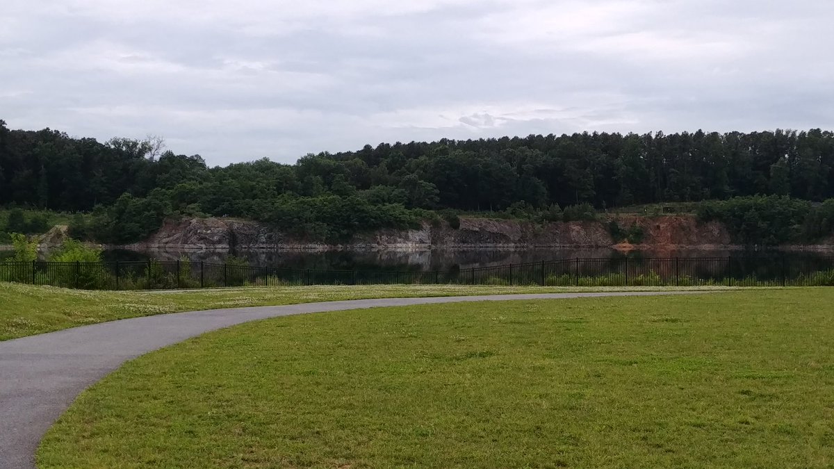 kellyrardon's tweet photo. I found a great new place to walk/run near home, and now a group of my friends have decided to form an after-work walking weekly date! #MyMomentToBeWell #groupfitnessgoals https://t.co/NrdscIbimS