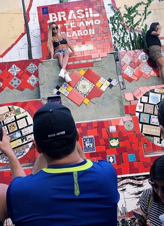 mel_sm04's tweet photo. Angie siendo la sensación en Brasil, como le toman fotos 😍👏🏾🤗❤️😘 https://t.co/UdUHKAsBsY