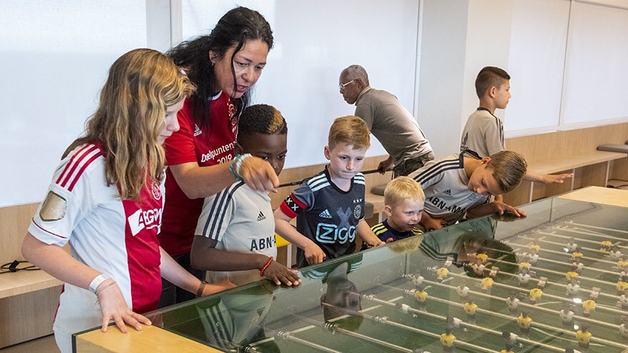 🎁 voor Emma Kinderziekenhuis
🤗 van Ajax O8 t/m O12 

Verslag en foto’s -> Ajax.ms/Emma

#SteunEmma