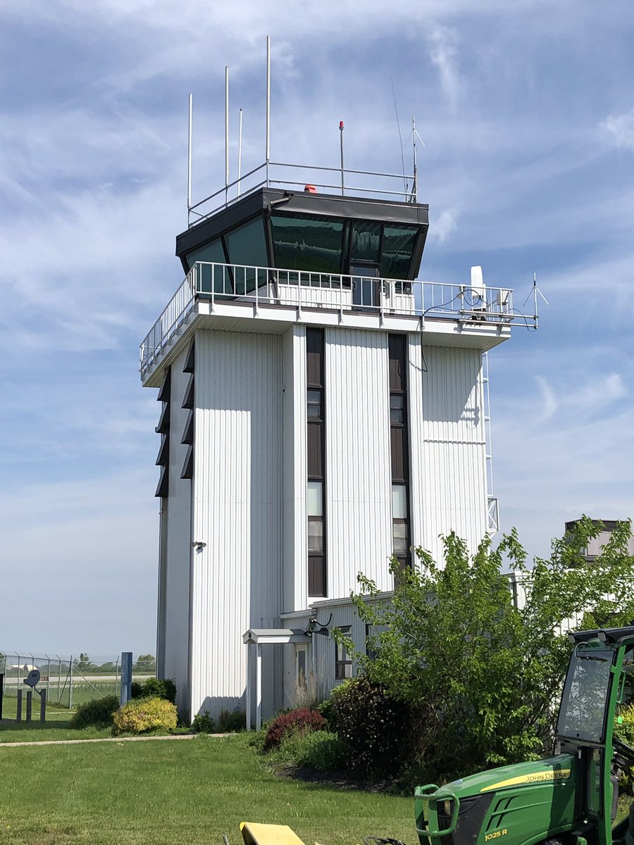 MrKSDyck's tweet photo. Grade 5/6s @PortWellerPS excited to be @NiagaraAirport to learn more about #Flight. #FlightServiceStation #NiagaraDistrictAirport https://t.co/DvlKbTmfl9