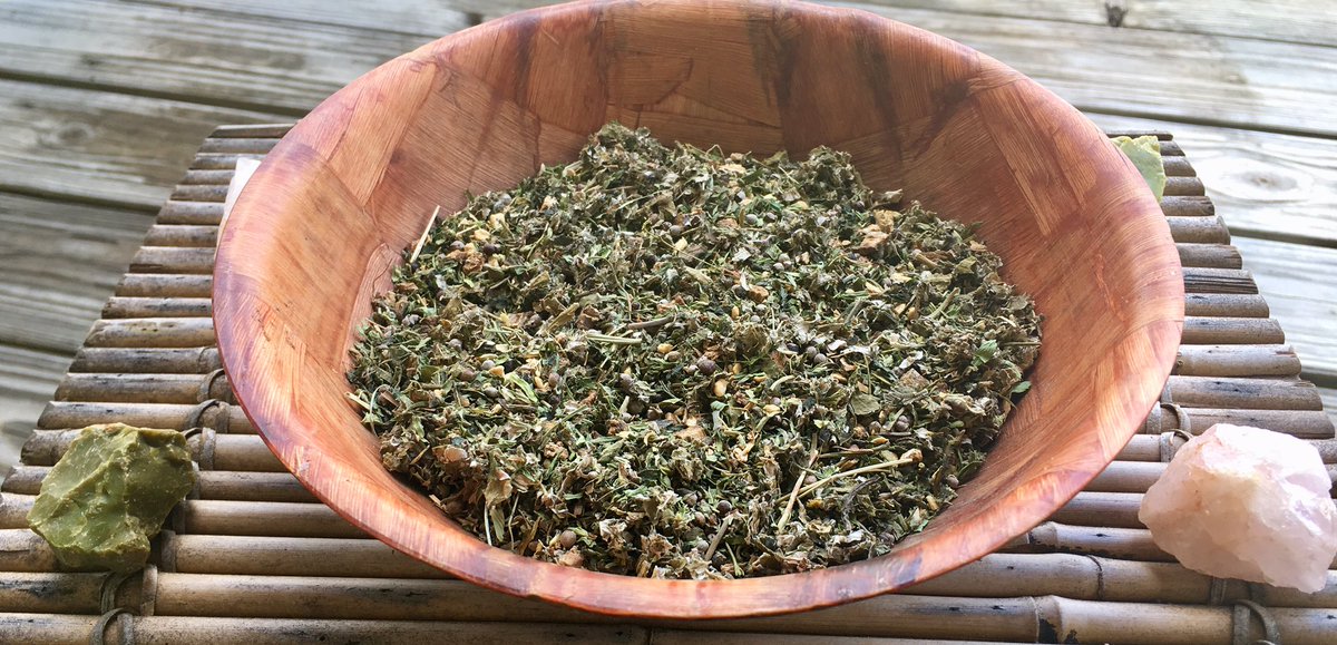 LiveLightHerbs's tweet photo. Lunar Stability Tea: Our organic blend of powerful herbs used to balance hormones, regulate the menstrual cycle &amp; support a healthy reproductive system. With herbs like Vitex Berry, Nettle Leaf &amp; Burdock Root, this tea is nourishing and cleansing, not to mention yummy too. ❤️ https://t.co/A2obcuExzj