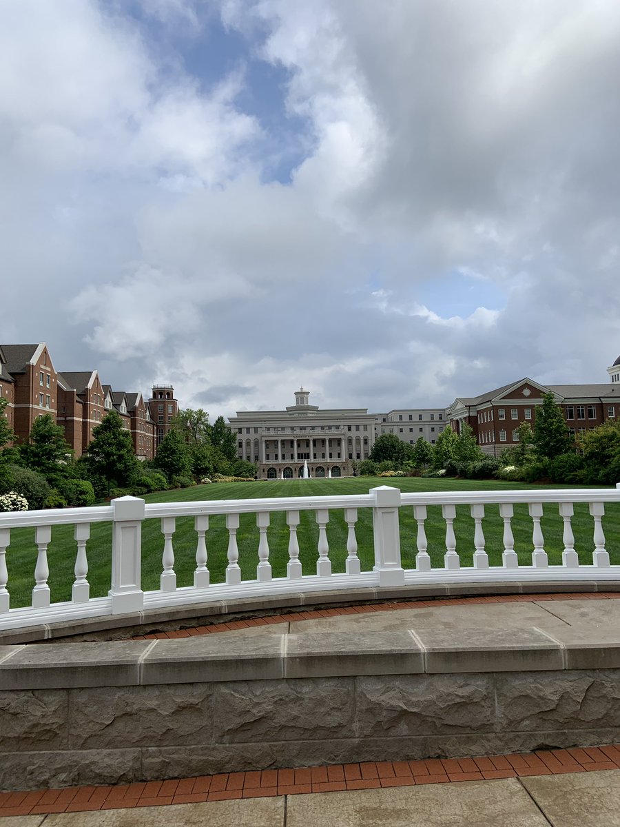 brady_oc14's tweet photo. Enjoyed my on-campus with Coach R and Coach Alexander ! What a beautiful campus 💪🏻 https://t.co/O7rjSJ2i84