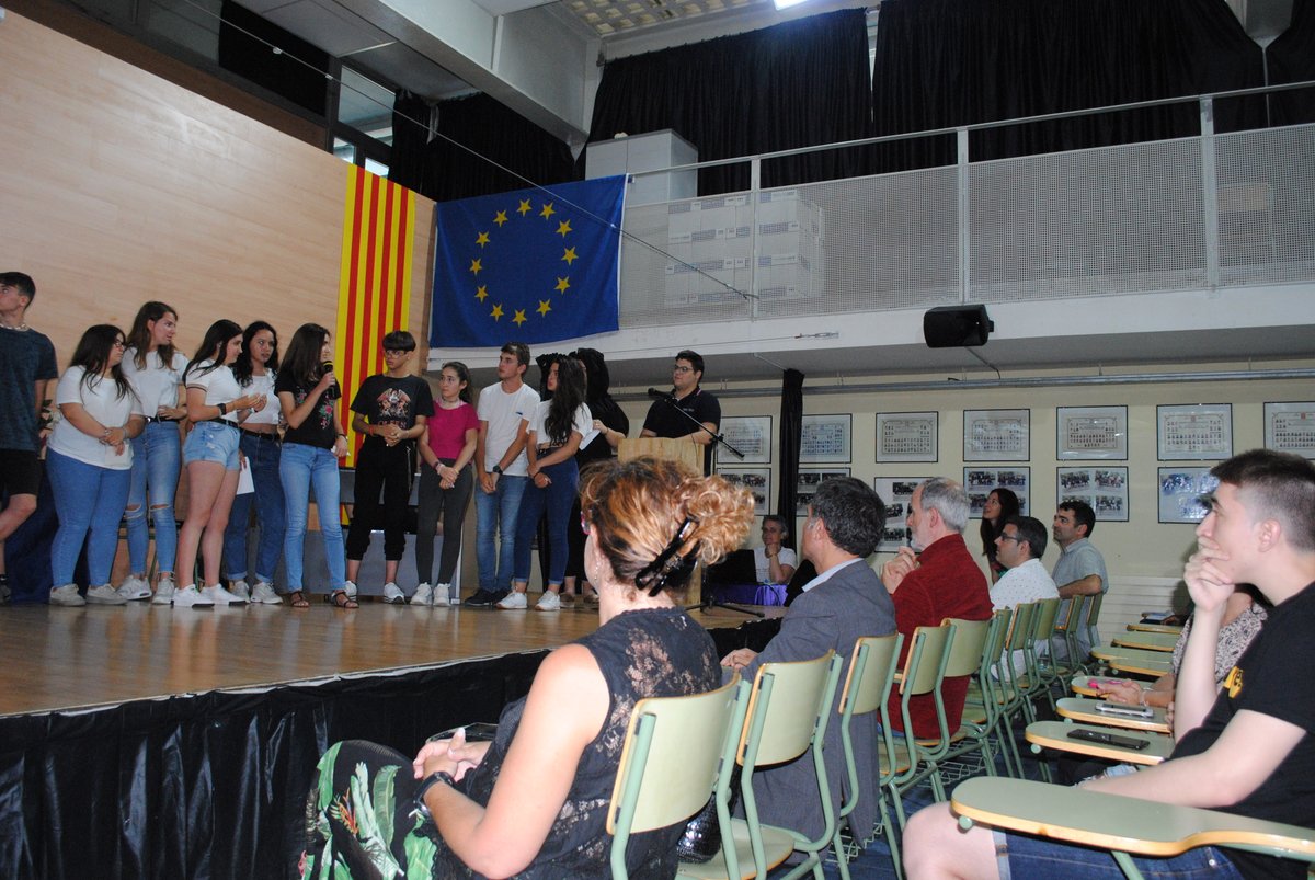 InsGali's tweet photo. Cloenda dels actes de celebració del 25è aniversari de creació del nostre institut.
#25èaniversari https://t.co/Ra68FTHJAn