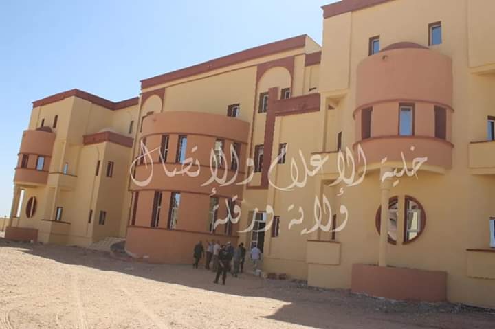 DeOuargla's tweet photo. في إطار التحضيرات للدخول الجامعي 2019/2020 قام صبيحت اليوم الأربعاء 19 جوان 2019 السيد والي الولاية بمعاينة مشاريع قطاع التعليم العالي والبحث العلمي على مستوى مدينة ورقلة حيث تفقد https://t.co/DljQd9vZHh https://t.co/XjFdEuNvaL