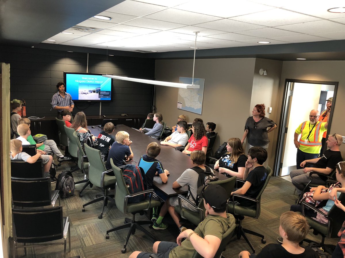 MrKSDyck's tweet photo. Thanks Managers Cliff and Dan plus Liz for your presentations to the Grade 5/6s @PortWellerPS today @NiagaraAirport! #Safety #FlightServiceStation information #NiagaraDistrictAirport services #Flight https://t.co/kDIQrRFHlT
