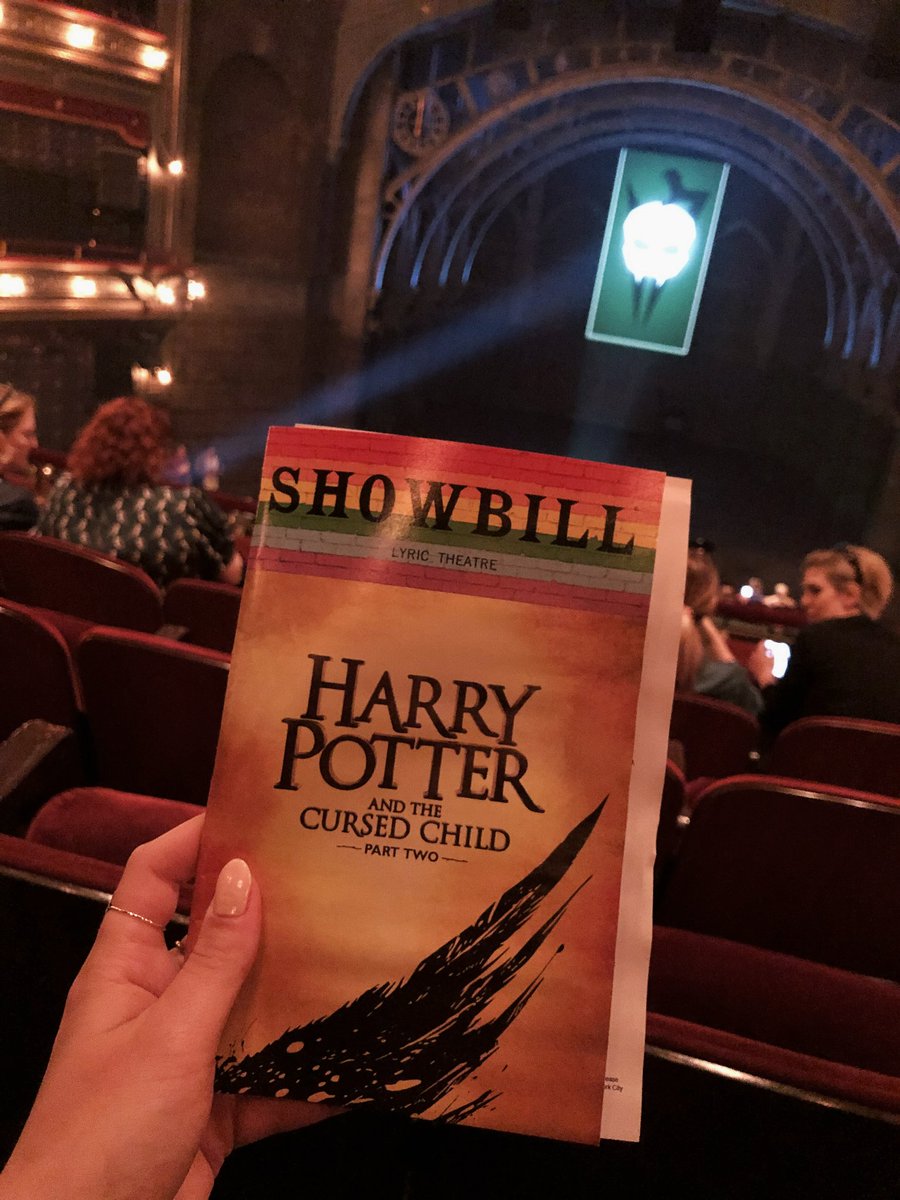 annikareuter97's tweet photo. the future is mine to make!⚡
#KeepTheSecrets #hpplaynyc #hpplayus https://t.co/RbrdCXPmpn