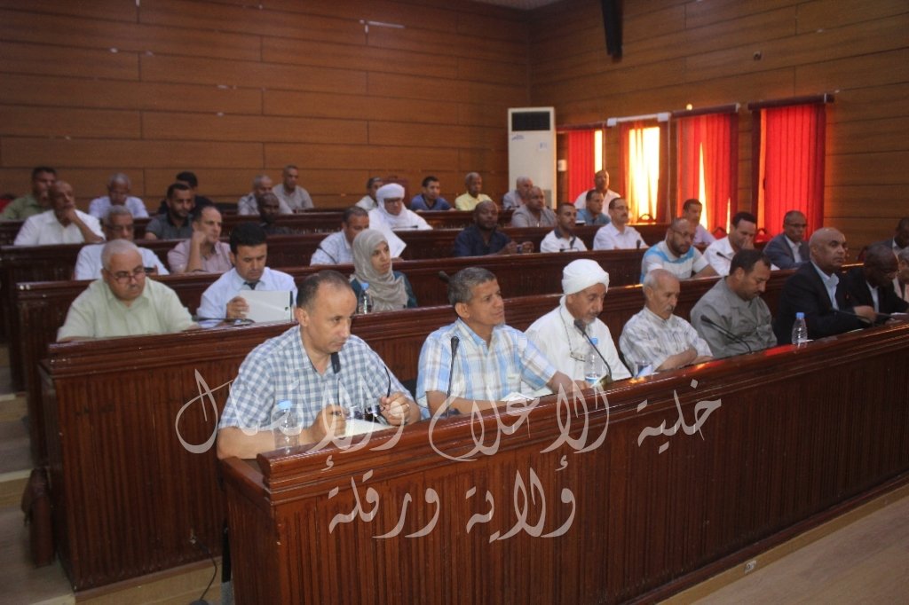 DeOuargla's tweet photo. في إطار التحضيرات للإحتفالات المخلدة للذكرى ال 57 لعيدي الإستقلال والشباب 05 جويلية 2019/1962 ، ترأس السيد والي الولاية هذا اليوم 19 جوان 2019 إجتماعاً للجنة الولائية لتحضير إحتفالات الأعياد الوطنية، و ذلك لضبط البرنامج الخاص بالإحتفالات https://t.co/x5lG2gUkDm https://t.co/lOvL3HRzAh
