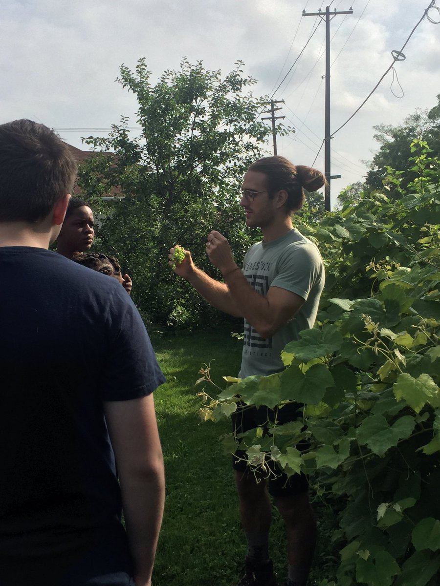 FHCgarden's tweet photo. Learning about the amazing things at our orchard with our new students!
#fhc #fhgarden #urbanfarm #indyfarm #indyurbanfarm #youthleadership #summercamp #farmcamp https://t.co/g4fLl5feQH