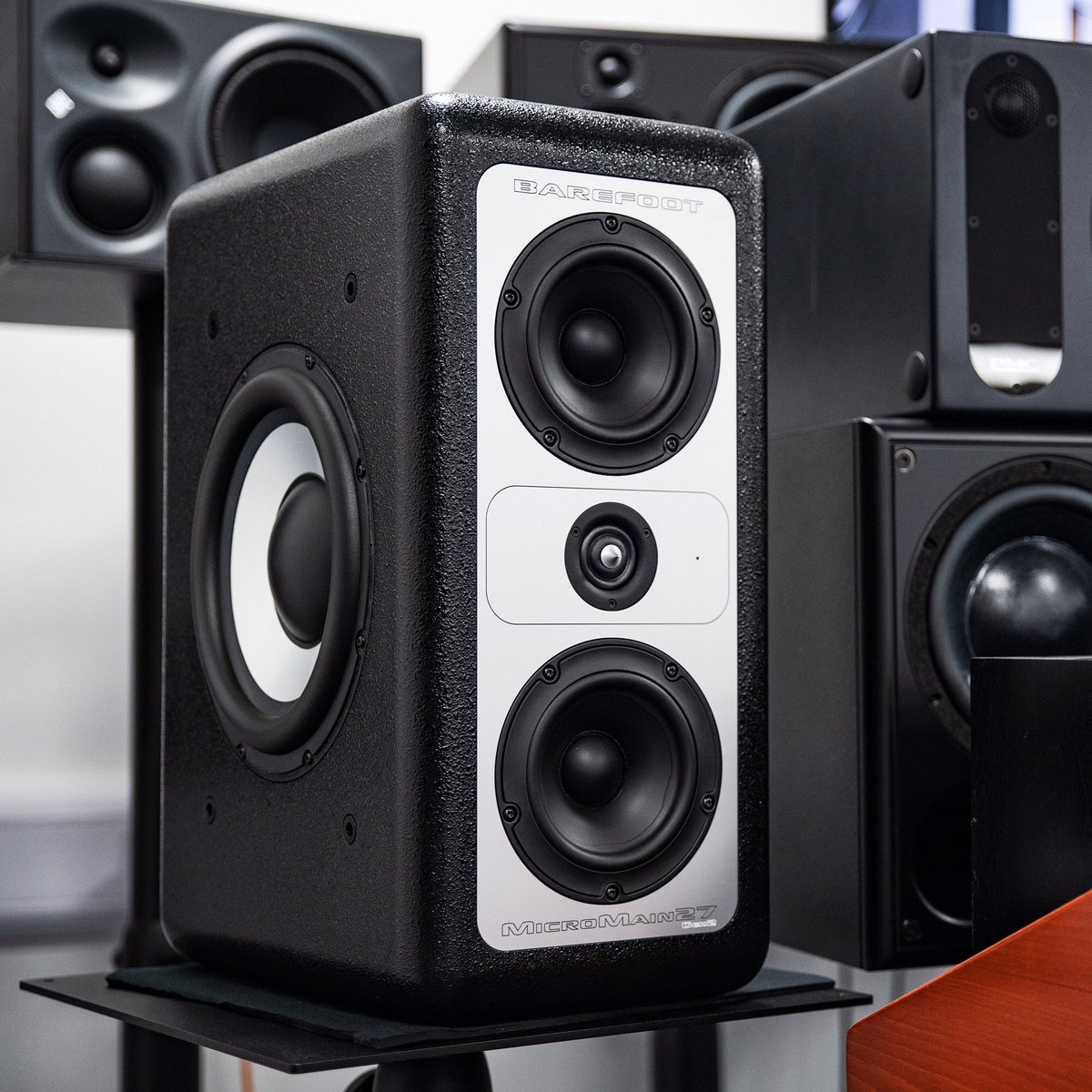 barefoot sound micromain 27 studio monitor