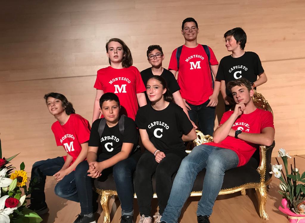 InsGali's tweet photo. Èxit total del Grup Teatre Galió en la seva estrena per a tots els públics. Enhorabona equip! Gràcies també a la Raquel Paliu, que ha il.luminat l'obra. Salut i teatre!!
#grupteatregalió https://t.co/YPyqCaMKFZ