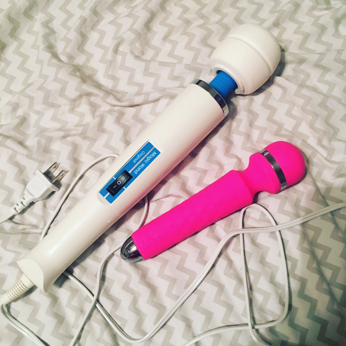 Someone got me a new wand! My pink one has always been my favorite so we will see about the white one. I’m thinking it will make me squirt tonight on #chaturbate @chaturbate #toyplay #camgirl #camgirlsoftwitter