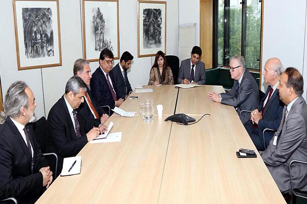 appcsocialmedia's tweet photo. #Qureshi, #UKDFID Secretary agree closely collaborate in development 
cooperation

#APPNews @SMQureshiPTI 

 https://t.co/qBbya0MUc3 via @appcsocialmedia https://t.co/PYYpMfDAaJ