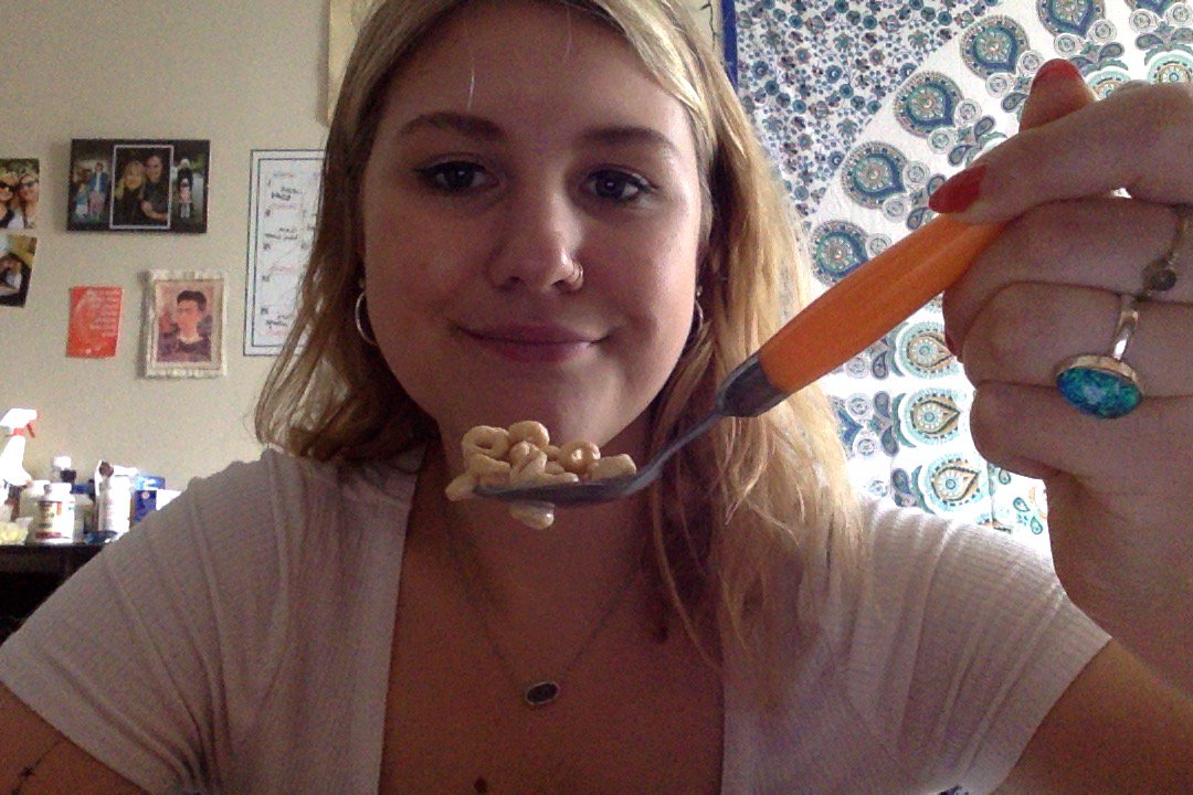 listening to techno n eating cheerios at 2:58 p.m.