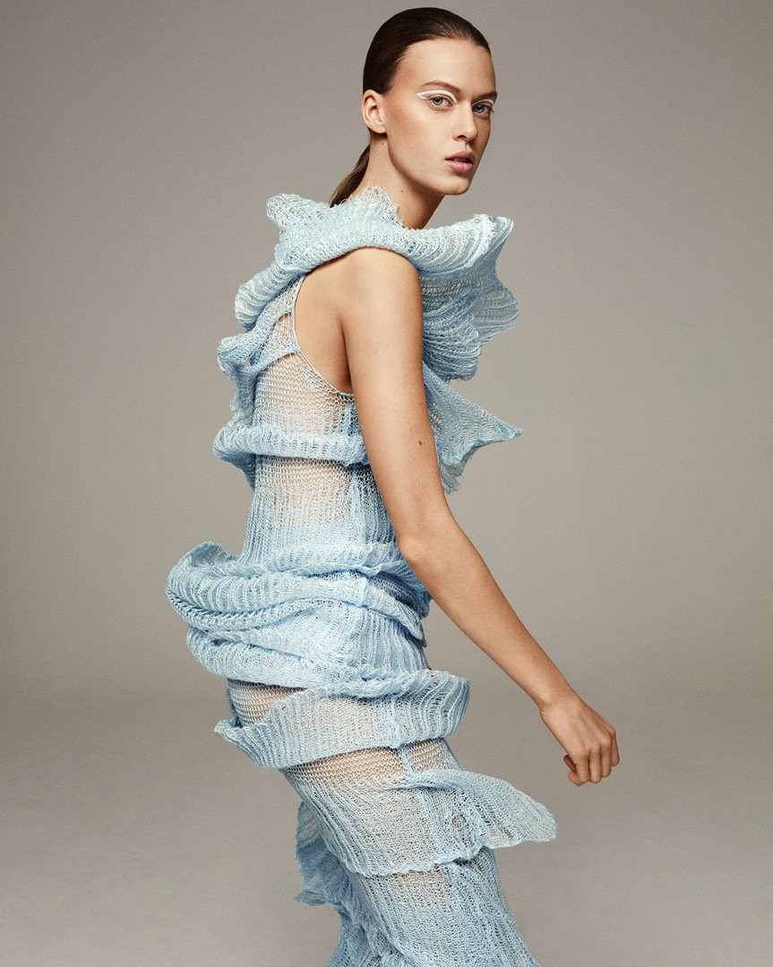 Missoni's tweet photo. #MissoniSS19 dress is featured in this Jonathan Segade shoot for Grazia Italia , styling by Michele Bagnara. #MissoniEditorials https://t.co/BtoPDCrxIM