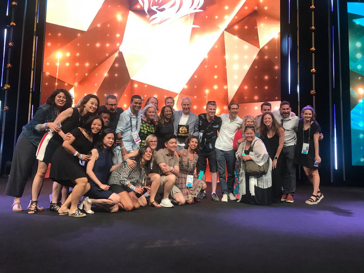 MindsharePT's tweet photo. A Mindshare é a ⭐️ Media Network of the Year ⭐️ em Cannes. O esforço desenvolvido pelas nossas equipas valeu-nos um Ouro, duas Prata e um Bronze. Go, go, Purple Nation! #Speed #Teamwork #TeamMindshare https://t.co/0FS5uu7uvS