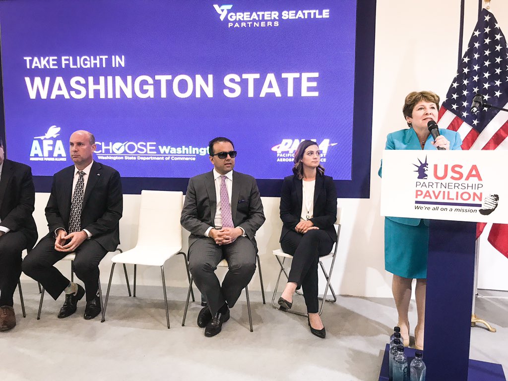 WAComDirector's tweet image. #WAState leads in #AeroSpace w/ a skilled workforce of over 130,000 &amp;amp; 1.4k companies all over the state, a focus on education &amp;amp; innovation. Speaking at #PAS19 w Roei Garzanski of @MagniX  @waltgov &amp;amp; analyst Richard Aboulafia. Teamwork of @SeattlePartners @WAStateCommerce