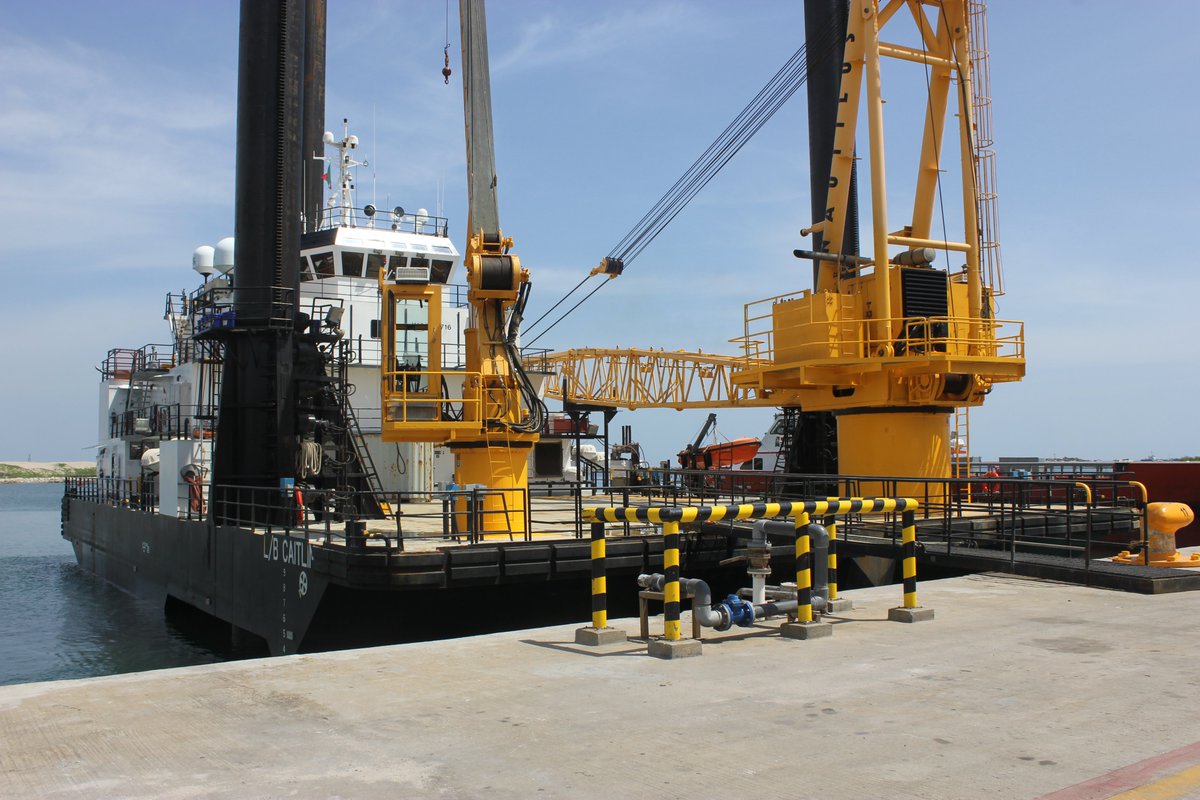 puerto_dosbocas's tweet photo. #SabíasQue 🤓

El #Liftboat #CAITLIN se encuentra atracada en la TUM de @puerto_dosbocas y es una embarcación autonivelante equipada con grúas y con espacio de cubierta abierta para múltiples propósitos, su principal trabajos es apoyar al mantenimiento de plataformas en alta mar. https://t.co/ISS3Uu5ovx