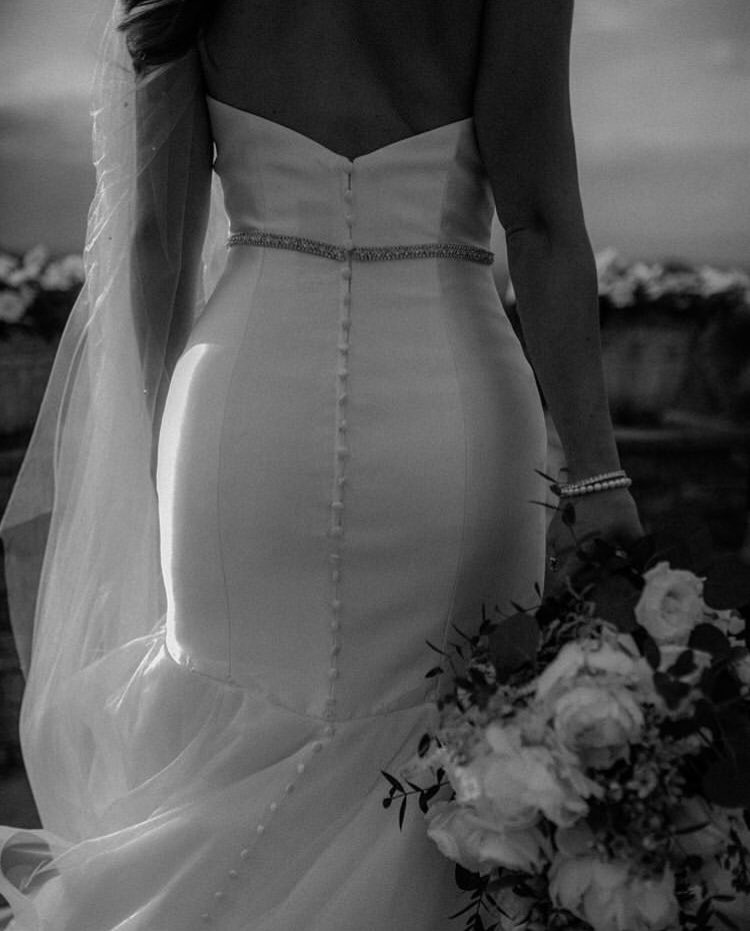 mandoroy's tweet photo. Find you a photographer that makes your backside look this good. #MrsNewBooty https://t.co/D6j8NNCieV