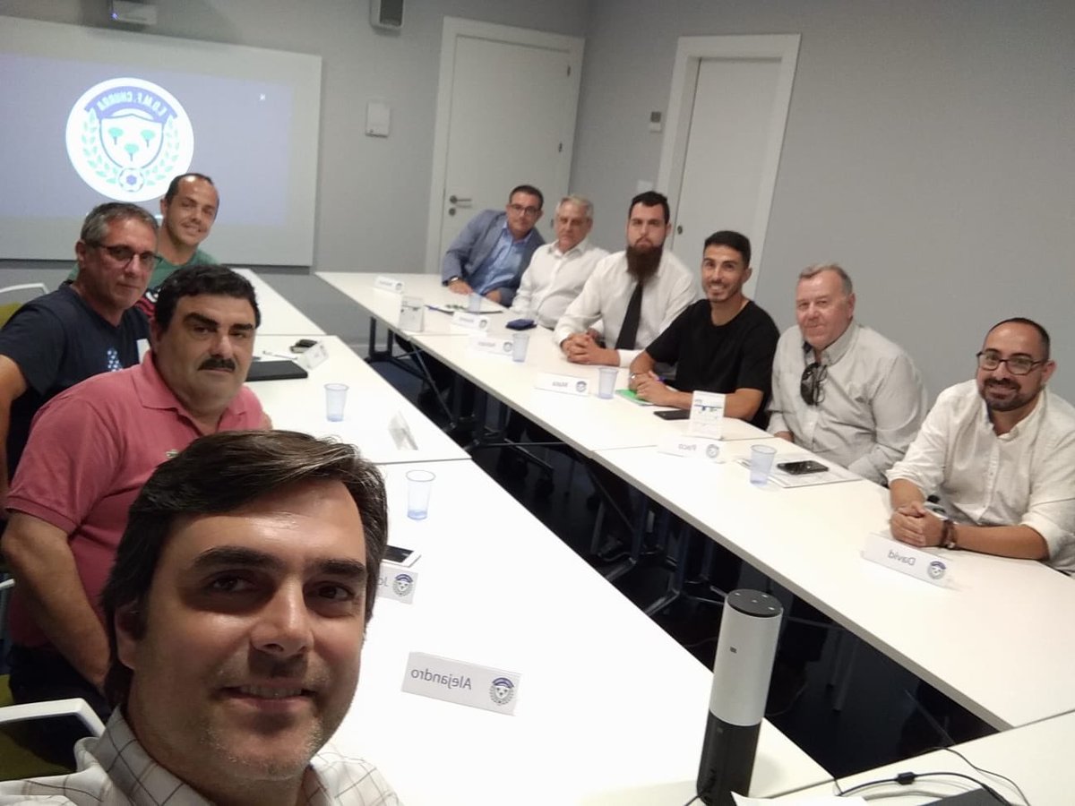 ⚽️ | TEMPORADA 19/20 | ⚽️

Comenzamos a trabajar para la próxima temporada. Con la misma ilusión de todos los años y con un proyecto de futuro muy atractivo tanto en el fútbol base <a href="/edmfchurrabases/">E.D.M.F. Bases Gesa Churra</a> como en el  equipo de tercera división <a href="/treceraG13/">Trecera.com ⚽️</a> .

#almadeguerrero