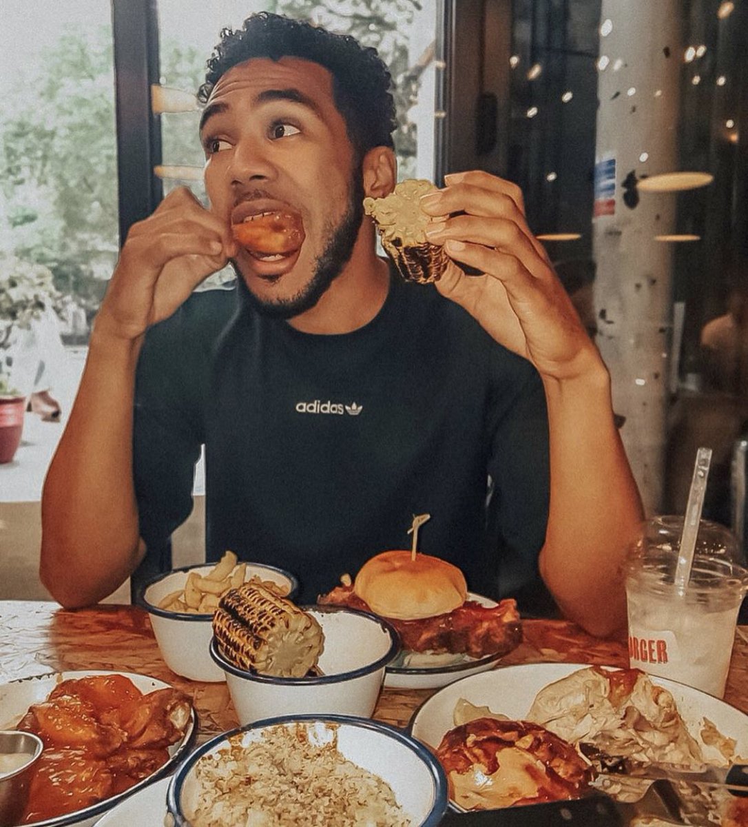 It’s a good day when you can have #dirtyburger and #chickenshop grub #feast #Foodies #foodbeast