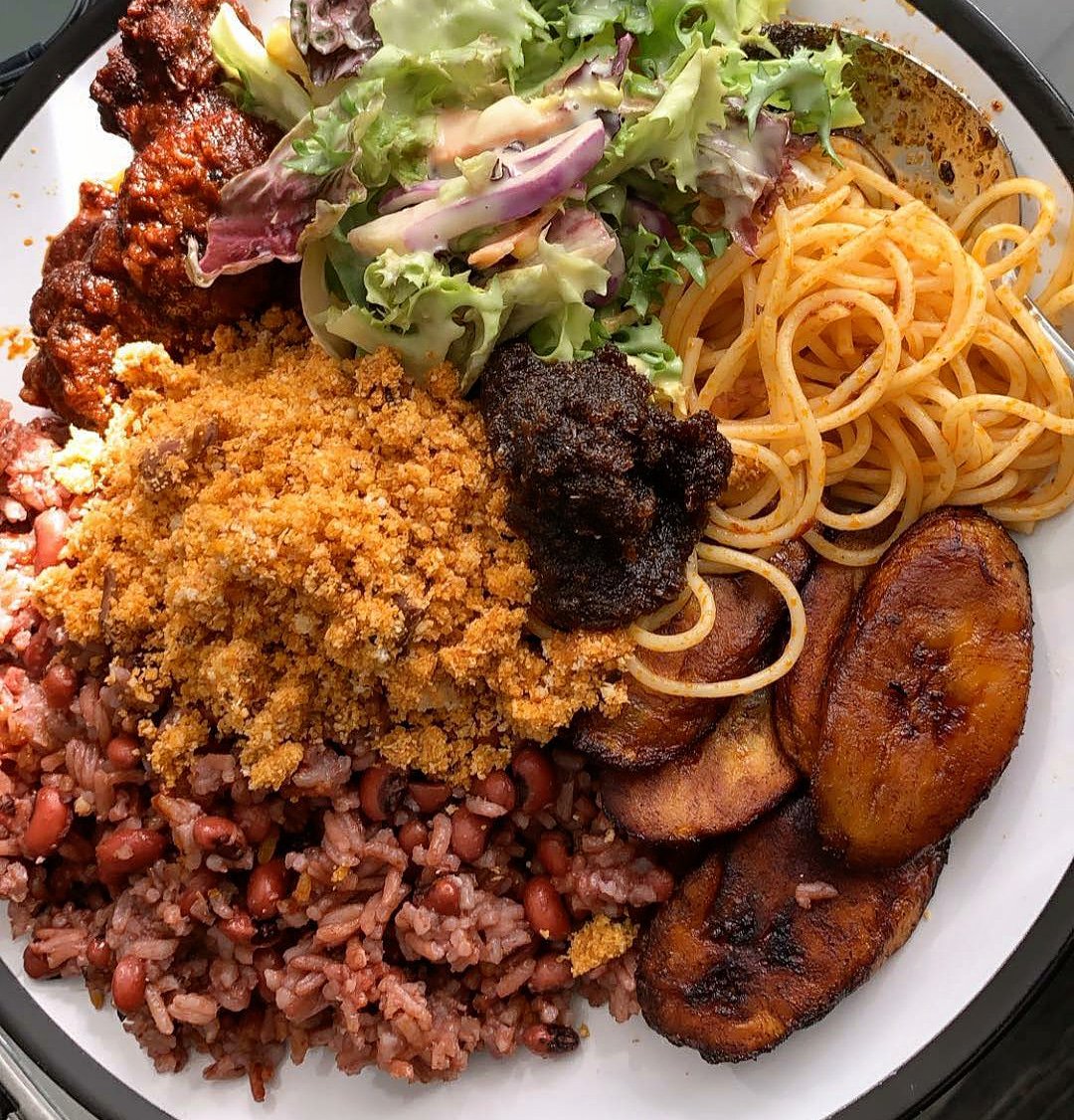 When the #Waakye is home cooked and all the classics are repping.
#waakyewednesday just got better! 
Delicious Ghana.
We are drooling! 
Thanks for sharing and showcasing our Ghanaian cuisine @TasteGhana #GhanaFoodNetwork #BanPlasticGhana #EcofriendlyHabits #EcofriendlyUtensils