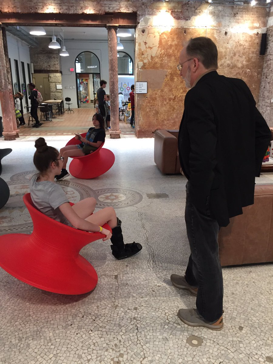 Brett_Slezak's tweet photo. Day 3 of #ProjectLaunchpad...
Spent the day unpacking skillsets for work and interviewing professionals at @PghKids & @museumlabpgh about theirs.
(Sometimes your student world & professional network collided and it is a wonderful thing to watch!) https://t.co/pnYWe0aC8l