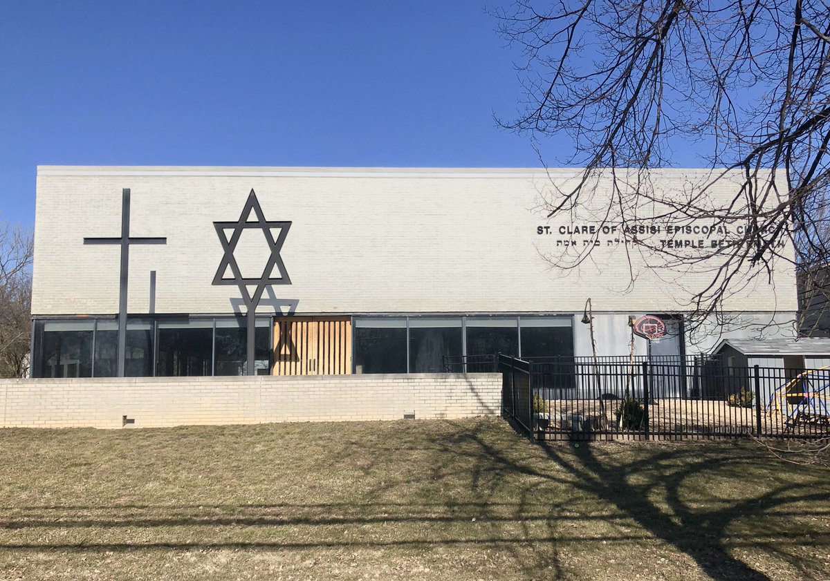 David Osler, St. Clare’s Episcopal/Temple Beth Emeth (1969) /// Osler‘s minimalist design for St. Clare’s won him the 1970 Michigan AIA Honor Award. The church later invited the Reform synagogue Beth Emeth to share their space, and a Star of David was added next to the cross.