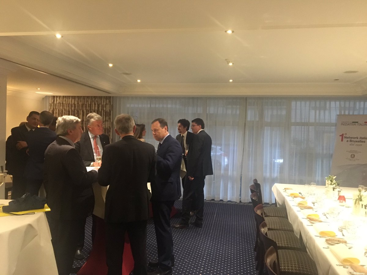 GiiBruxelles's tweet photo. In corso l’incontro tra i Membri del @GiiBruxelles e il Direttore Generale @ViolaRoberto #DGCONNECT @EuropeanCommiss per parlare di sviluppo #retidigitali #DESI #Industria40 #digitaldivide #cybersecurity @albertomazzola1 @zangrandi https://t.co/oRAAeFbVtM