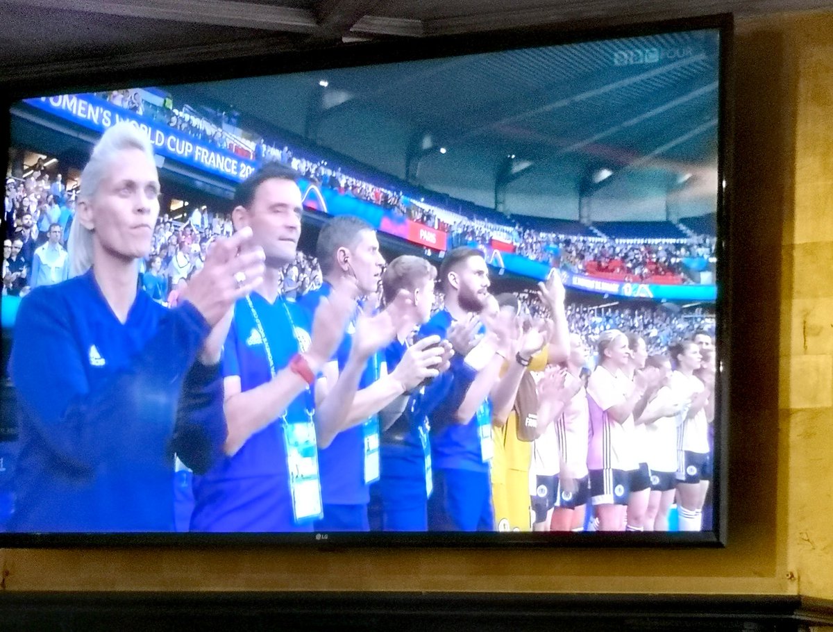 Good luck to @Kerr5Shelley  and the Scotland ladies. History in the making. Come on Scotland! #WWC2019 ⚽