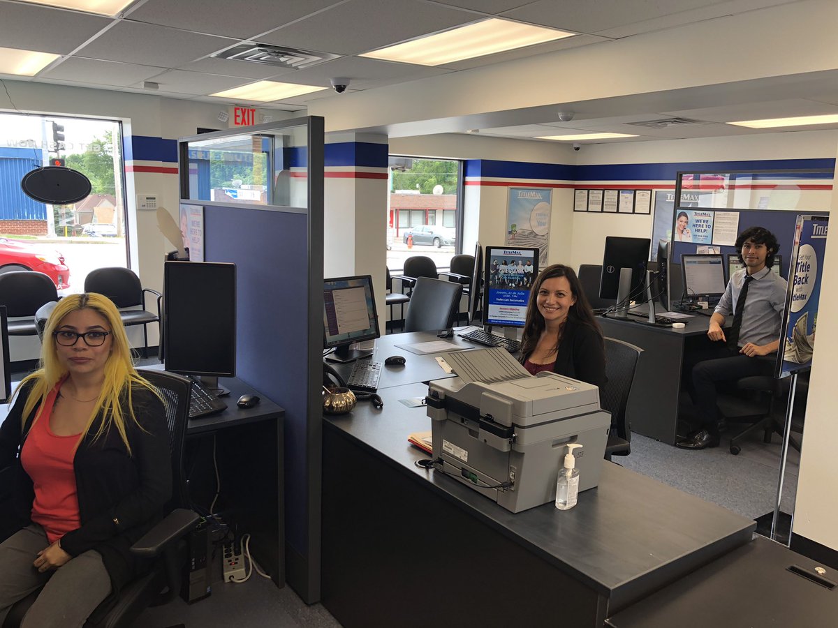 CalebSeyer's tweet photo. It is social media frenzy hour in D65!!  Everyone is sharing like crazy and spreading the word on #TMXNHD19 as we speak!  @NellyCerna01 @ivantisca and @_CoRiiNa_ are kicking the tweets into high gear at KC1!! @jamesd4tmx @TMXCompanies https://t.co/YcfSmPJUWf