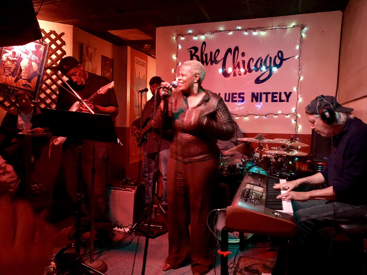 Thalkirchen's tweet photo. I‘ll get the Blues #BlueChicago https://t.co/rUEpgWRiWI