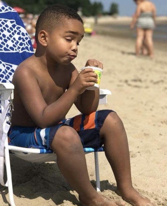 #YouKnowYoureInMzansiWhen you need 3-5 years experience to get an entry-level job.