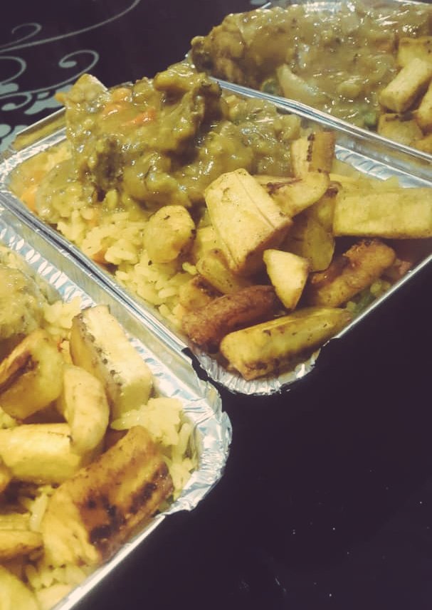 chops_com's tweet photo. Super Juicy Lunch promo!!
Order lines open till 9am daily. 
Kindly retweet and place your orders guys!!! 
#AbujaTwitterCommunity #Abujaeats #Abujafoodie https://t.co/XmaO4DYe3M