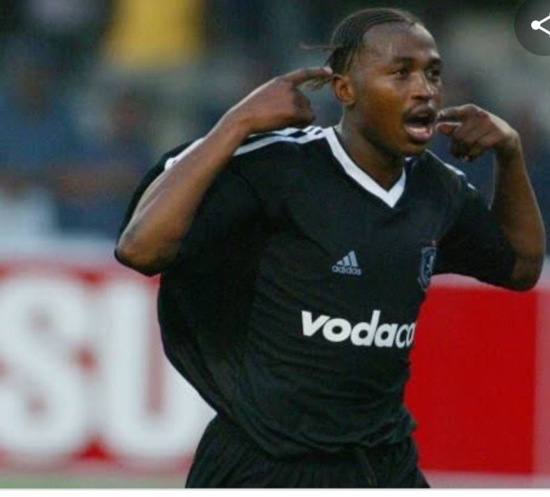 This is the late <a href="/orlandopirates/">Orlando Pirates</a> and <a href="/BafanaBafana/">Bafana Bafana</a> striker Lesley Manyathela Son.
And he's walking in his father's footsteps.
Meet Kwena Manyathela @SPORTAT10TV <a href="/Official_SABC1/">SABC 1</a> @SPORTATSABC