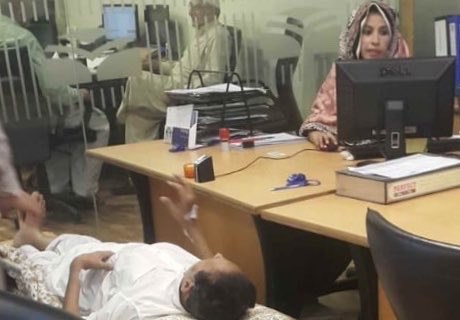 awaisReporter's tweet photo. چیک کلیئر نہیں ہو رہا تھا کیونکہ اکاؤنٹ کی بائیو میٹرک ویری فکیشن ضروری تھی، اسپتال میں داخل مریض کو سٹریچر پر بینک بلوایا گیا اور بائیو میٹرک ویری فکیشن کرائی گئی۔ آصف زرداری کے جعلی بینک اکاؤنٹس کیس کے بعد بنکرز ایکسٹرا محتاط #BiometricVarification #FakeAccounts https://t.co/A04NtXc8nW