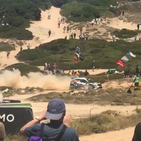 Wait for it 😎 ogni tanto ci prendiamo anche la soddisfazione di “gasare” il pubblico 😬😜👍🏼💪🏼 #GBBASSOFFICIAL <a href="/lorenzo/">Lorenzo Mendoza</a>.granai @sportecomunicazione @loran_rally @michelinmotorsport @skodamotorsport @freem_official <a href="/stilo_official/">stilo official</a> @sauconyitaliaofficial … bit.ly/2RqwgwD