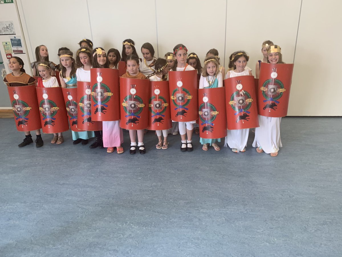 HighViewPlym's tweet photo. We would like to say one last thank you to the @RomanTours team for their spectacular workshops today. The children were so engaged and loved every activity. They particularly enjoyed learning many new facts and seeing the range of fantastic artefacts. #romansrule https://t.co/oplicdYYmu