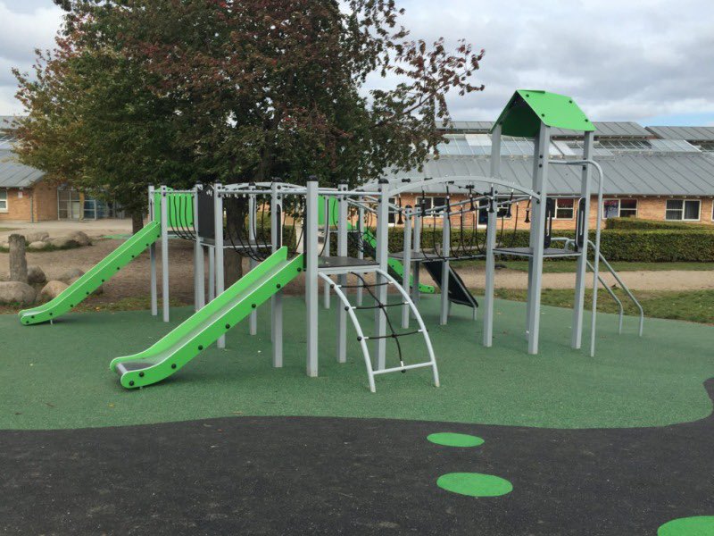 This new play area looks fantastic, thank you <a href="/dragonplayuk/">Dragon Play & Sports</a> for supplying this lovely play equipment. #Wetpour